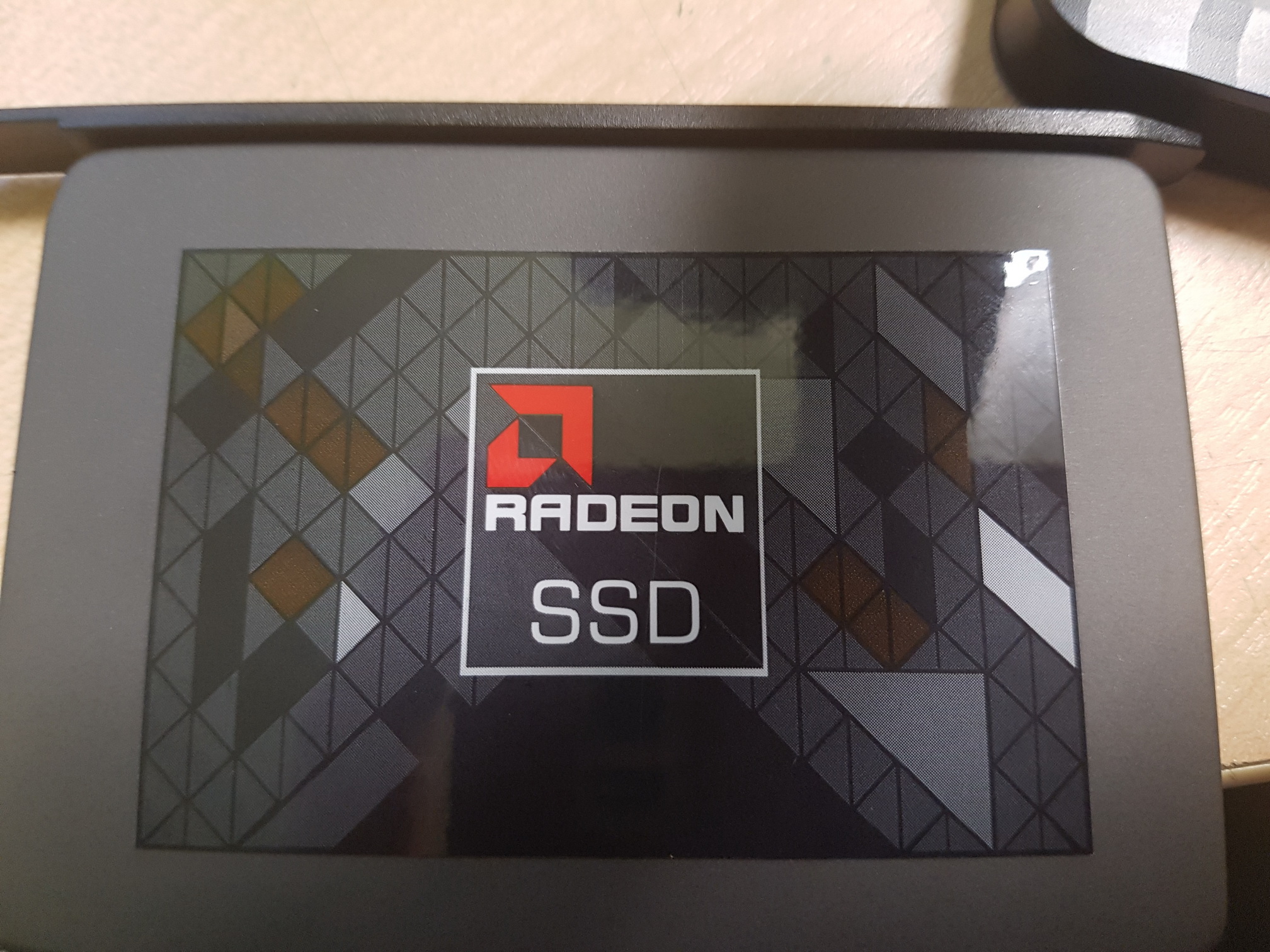 RadeonR3SL120G-1.jpg
