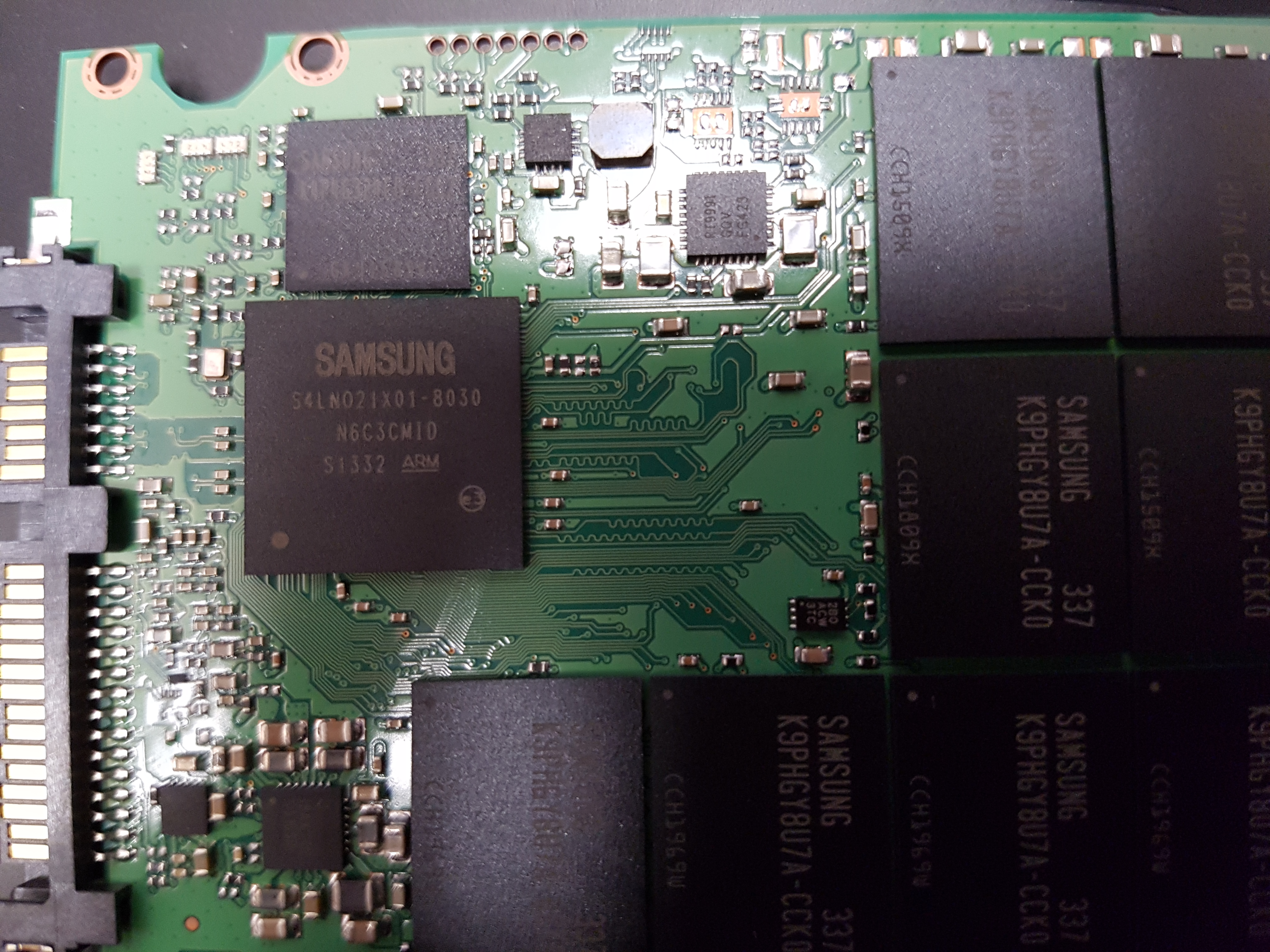 Samsung-SSD-SM841-2.jpg
